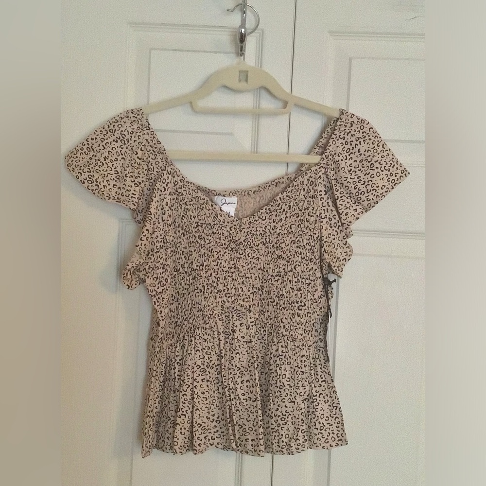 NWT Japna Animal Print Short Sleeve Top
